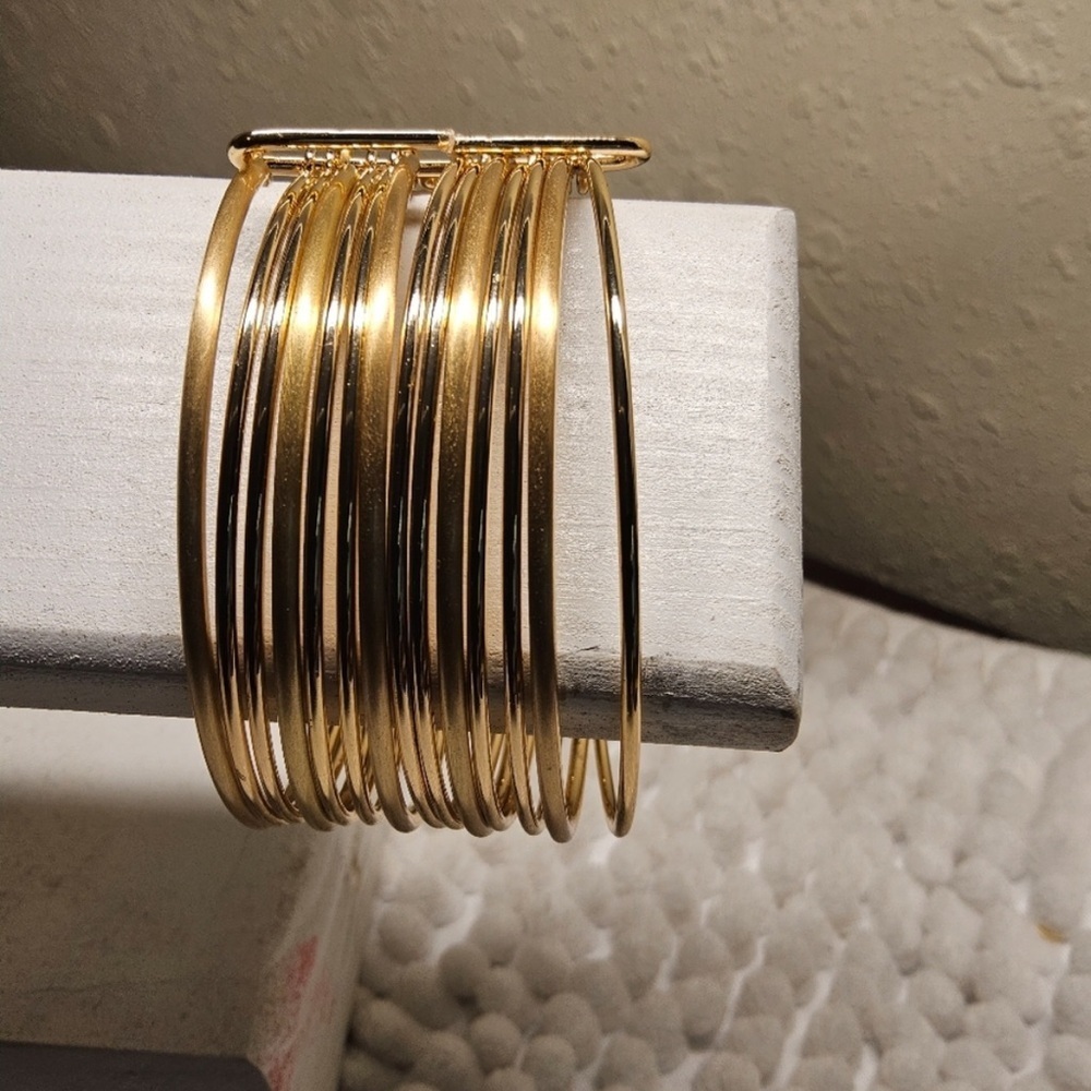 - Style & co gold tower bracelet